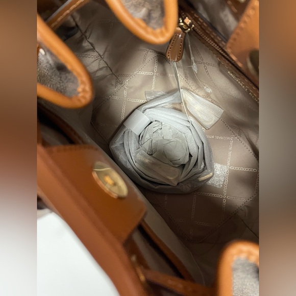 Michael kors Maeve bucket messenger bag purse brown acorn - Picture 5 of 12